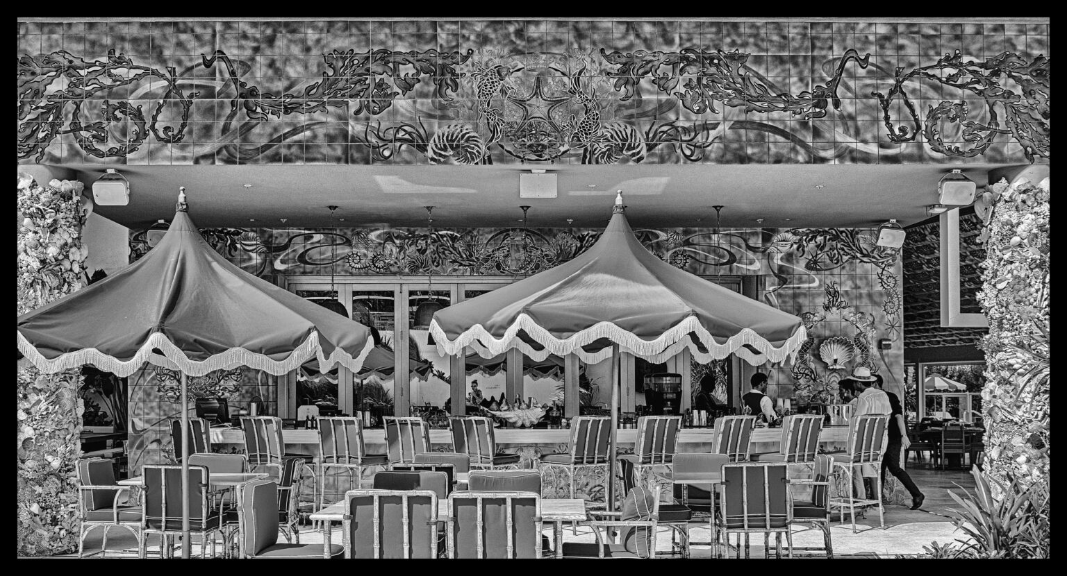 Miami black & White Folies